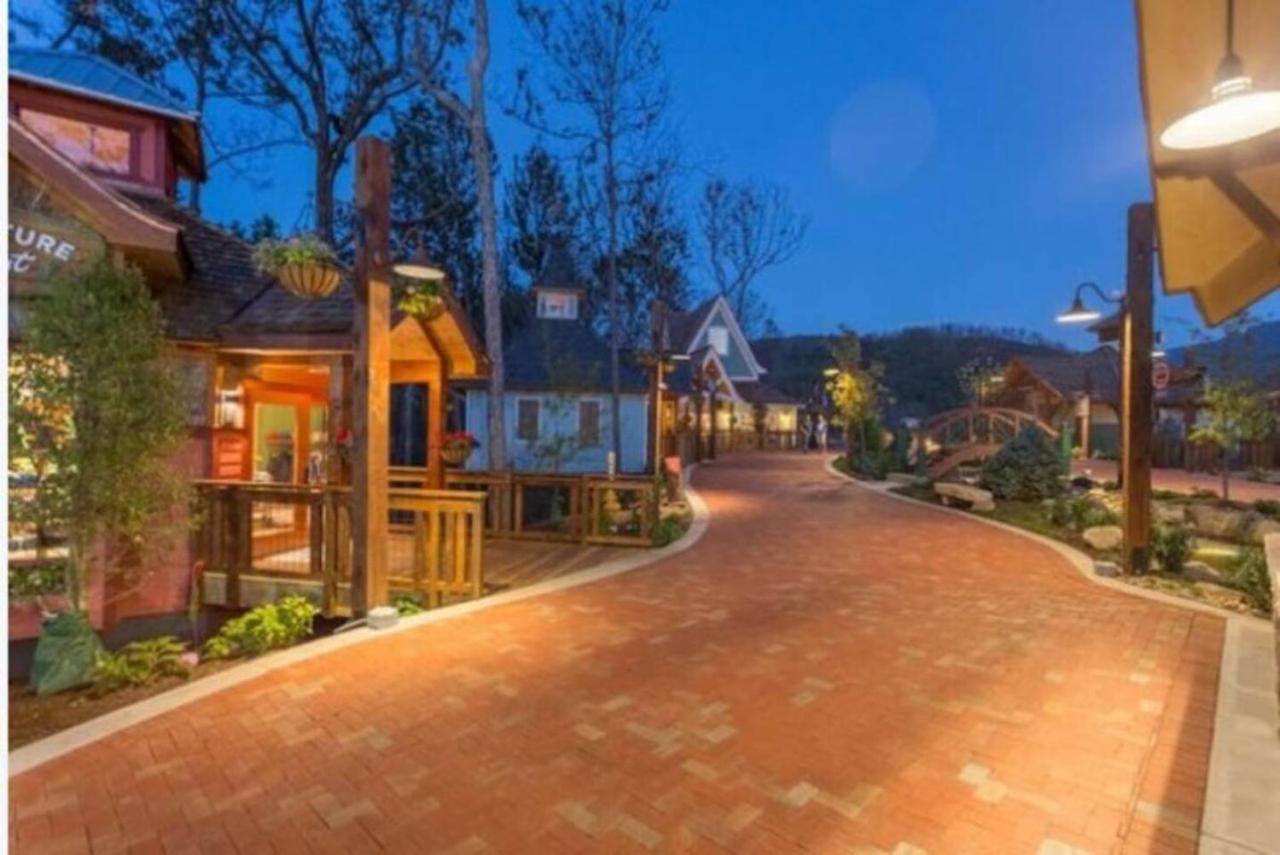 Gt307 Romantic Condo Downtown Gatlinburg & Pool Luaran gambar